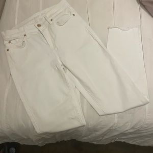 7 For All Mankind - Women’s white skinny jeans with frayed bottoms